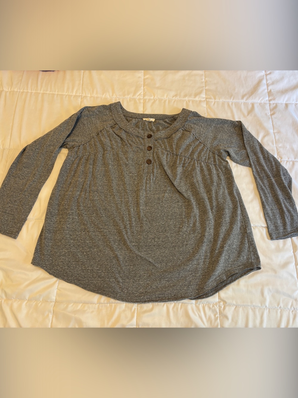 easel Gray Long-Sleeve Henley Top